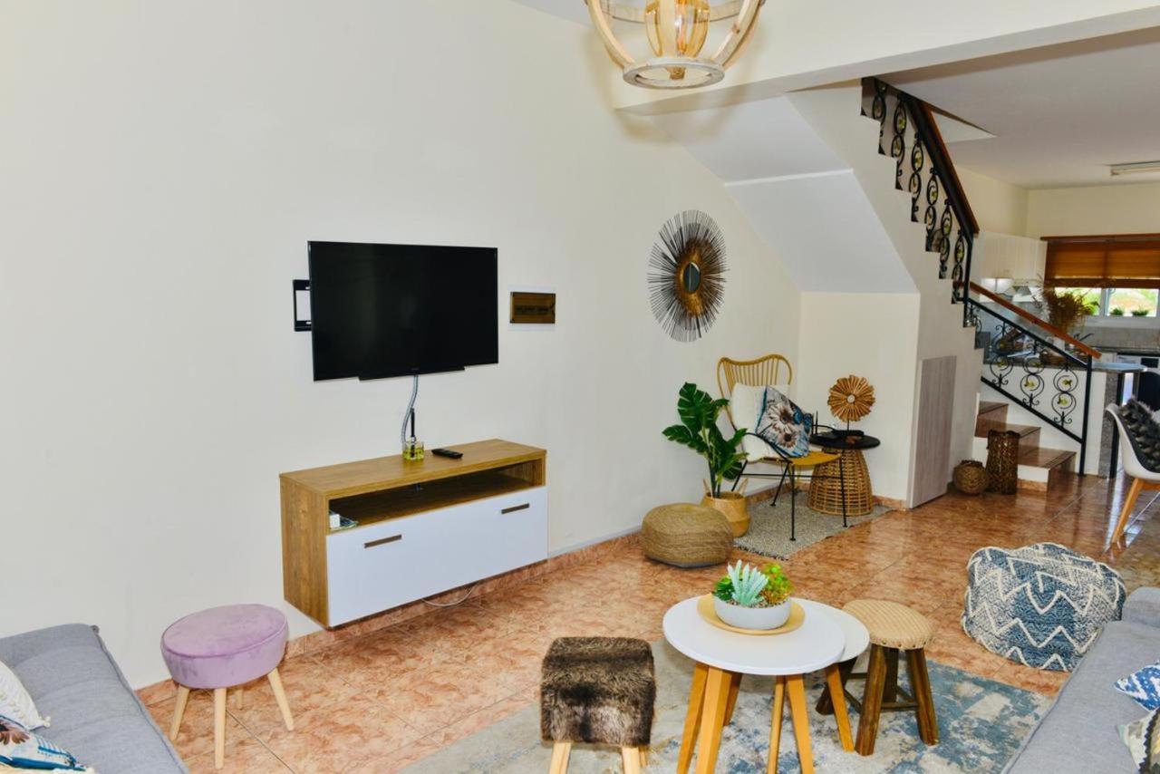 Melanos Residence 2 Bdrm Townhouse With Private Pool Хлоракас Экстерьер фото