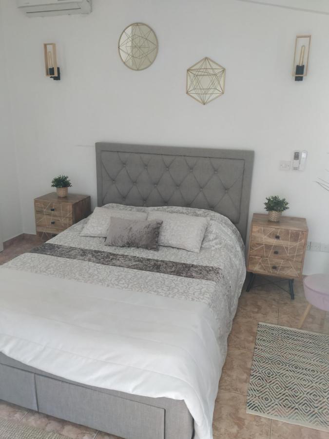Melanos Residence 2 Bdrm Townhouse With Private Pool Хлоракас Экстерьер фото