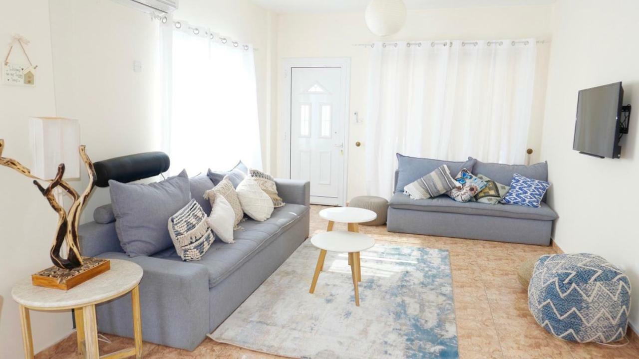 Melanos Residence 2 Bdrm Townhouse With Private Pool Хлоракас Экстерьер фото
